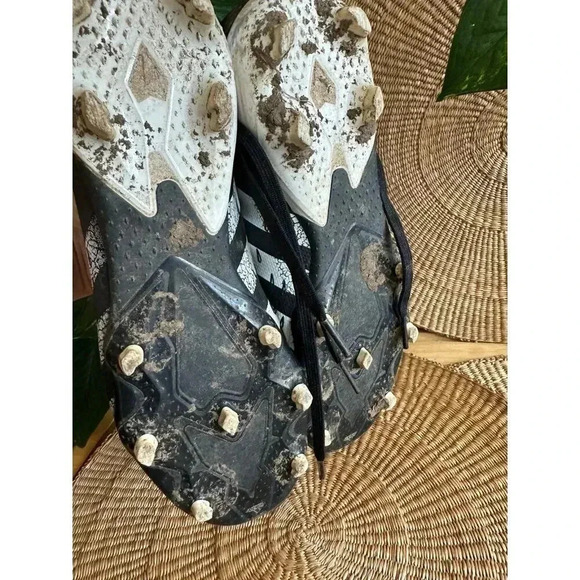 Adidas Predator size 6 cleat sneakers - Picture 7 of 9